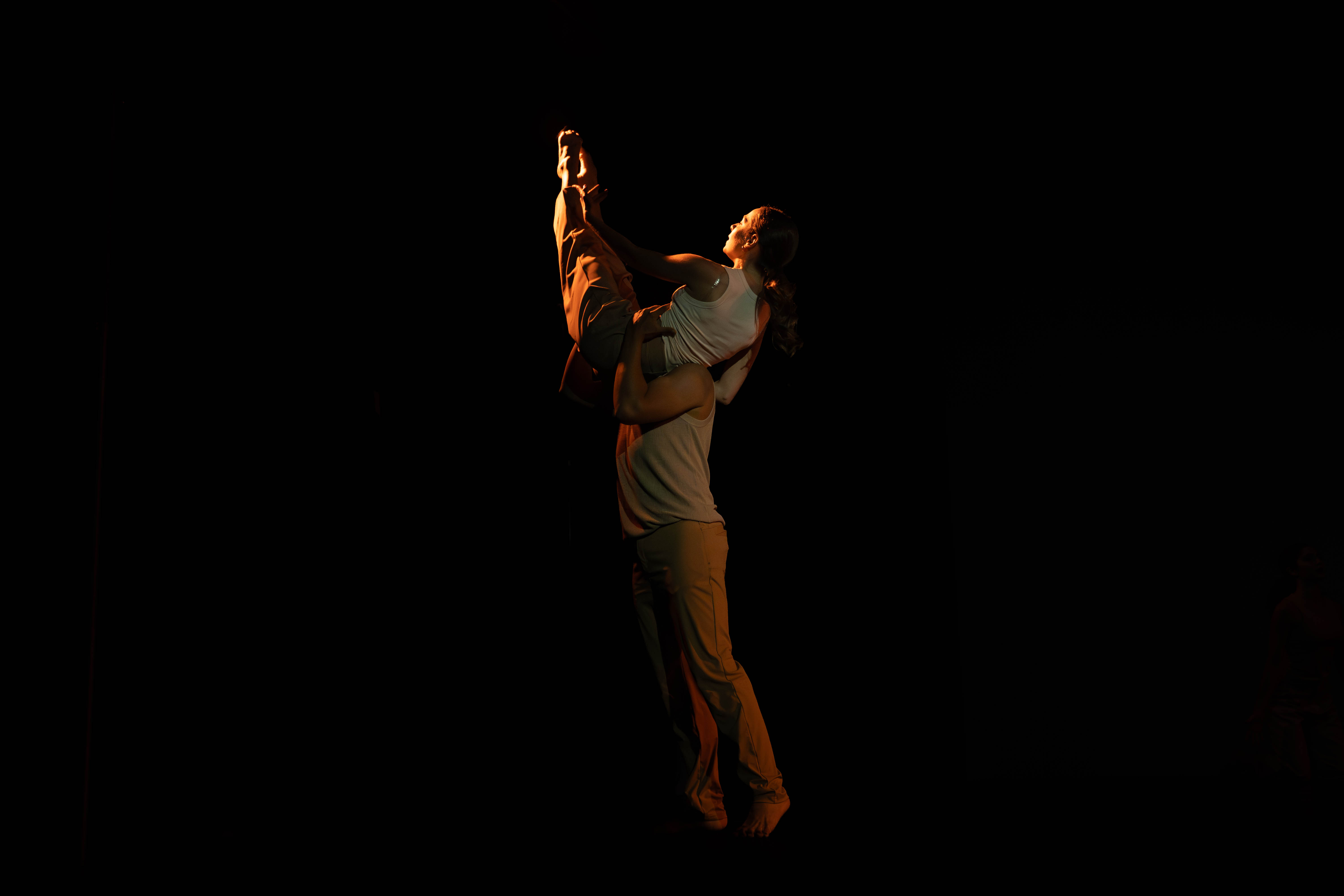 VelaDance duet performing a lift — New Jersey contemporary and modern dance company